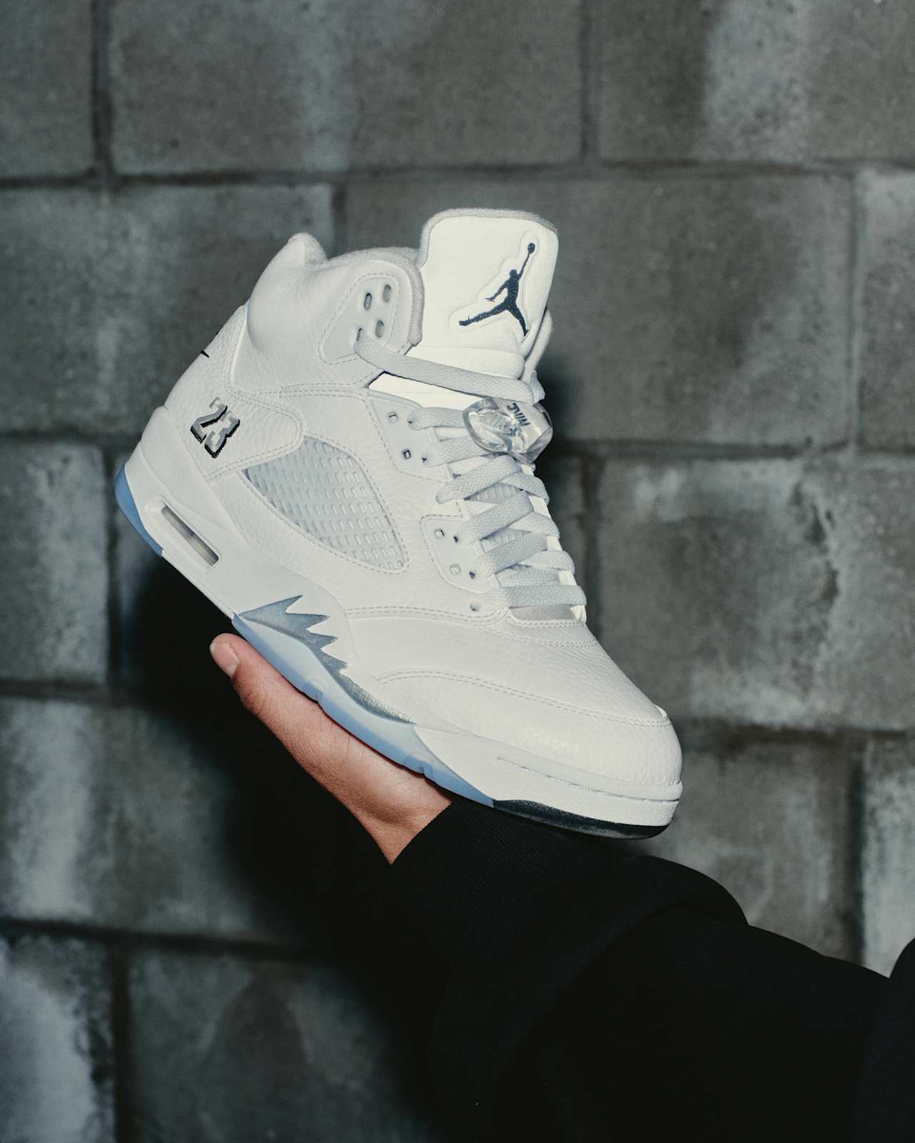 NIKE公式】エア ジョーダン 5 レトロ OG 'White and Metallic Silver